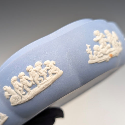 英国ヴィンテージ ウェッジウッド ジャスパーウェア製 丸型ボックス 小物入れ ペールブルー 蓋なし