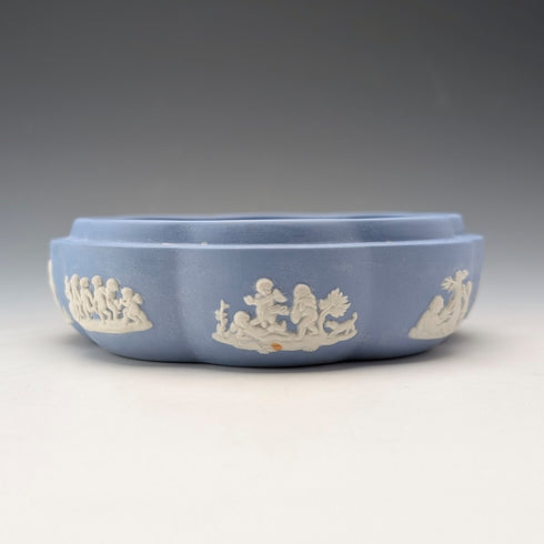 英国ヴィンテージ ウェッジウッド ジャスパーウェア製 丸型ボックス 小物入れ ペールブルー 蓋なし