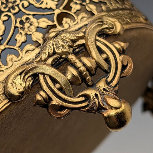 法國復古鍍金玻璃蓋腳珠寶盒