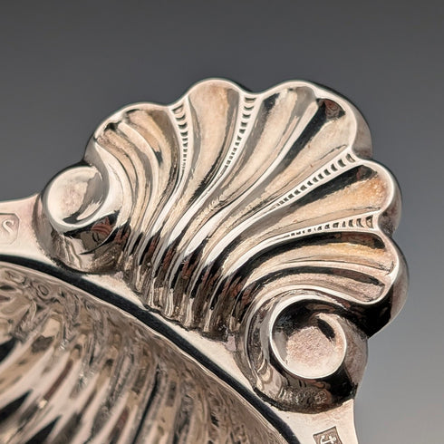 1978 British vintage sterling silver shell-shaped footed dish 124g David Hollander&Son