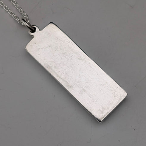 1977 British sterling silver jubilee ingot pendant and sterling silver chain, 35g total, Carr's