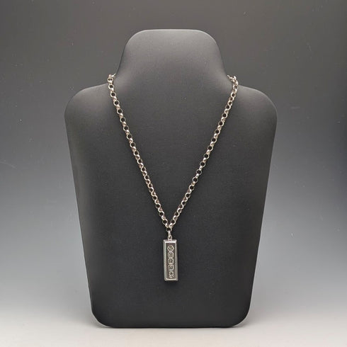 1977 年英國不列顛尼亞銀禧紀念錠吊墜和超厚純銀鍊,共重 45.5 克