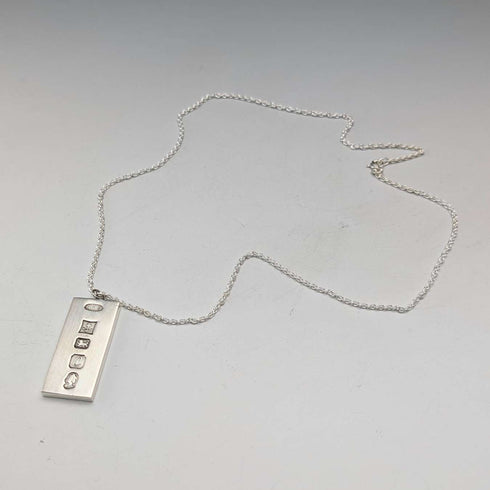 1977 British Sterling Silver Jubilee Ingot Pendant & Sterling Silver Chain Total 19.3g RPB