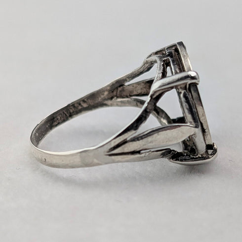 British vintage 3 pence silver coin sterling silver signet ring (size 19)