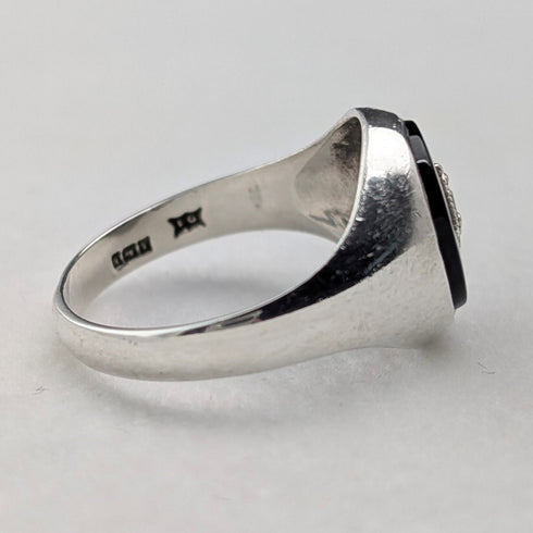 1987 British vintage sterling silver signet ring with onyx (size 20)