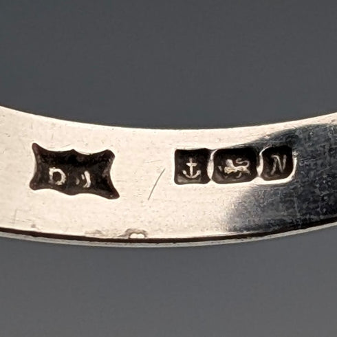 1987 British vintage sterling silver signet ring with onyx (size 20)