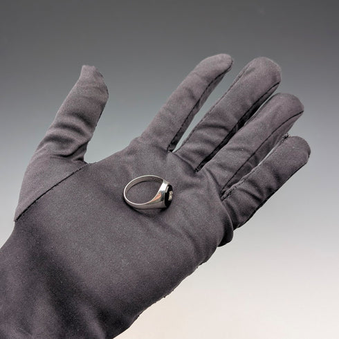 1987 British vintage sterling silver signet ring with onyx (size 20)