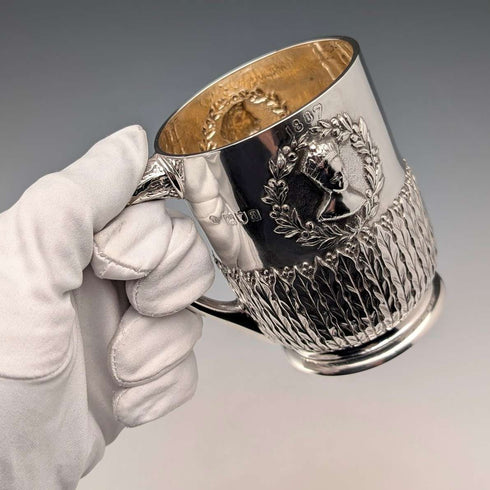 1896年 英国ヴィクトリア女王 ダイヤモンドジュビリー 純銀製マグカップ 161g Frederick Augustus Burridge
