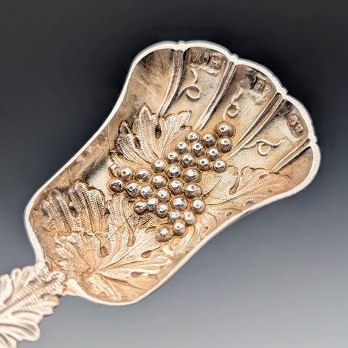 1971 British Vintage Sterling Silver Tea Caddy Spoon 19g Grape Decoration Bert Gordon