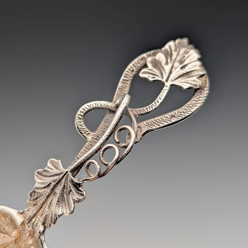 1971 British Vintage Sterling Silver Tea Caddy Spoon 19g Grape Decoration Bert Gordon