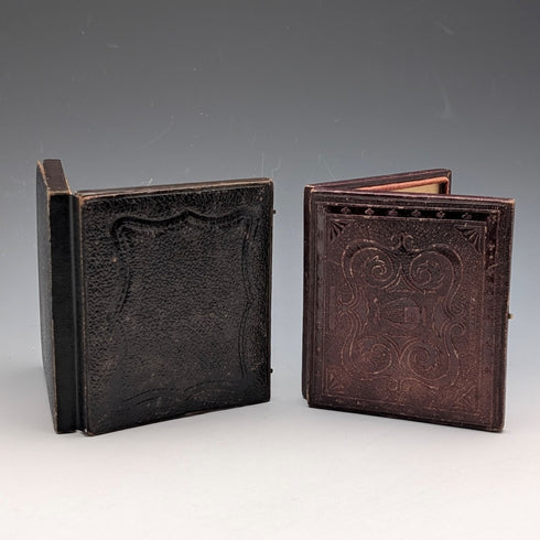 一對古董銀版照片,裝在皮革盒中