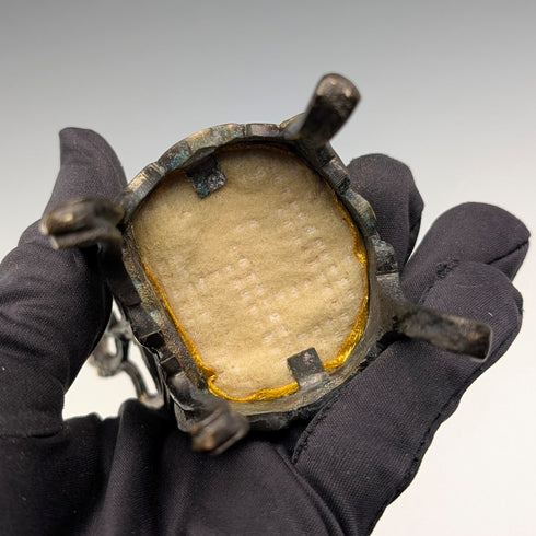 20 世紀 20 年代古董黃銅椅形懷錶架,帶黃色刺繡座椅