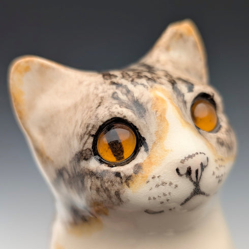 British Winstan Ray Kensington Cat Pheasant Pottery Figurine (Size 2)