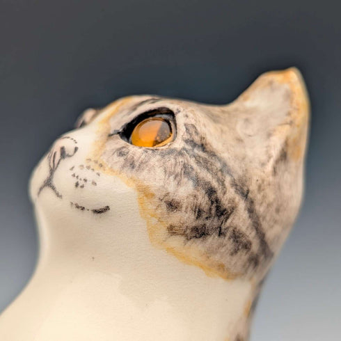 British Winstan Ray Kensington Cat Pheasant Pottery Figurine (Size 2)