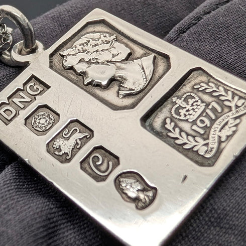 1977年 英国 純銀製 ジュビリーインゴットペンダント14g ネックレス付 DNG