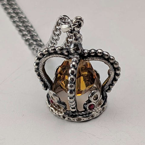 1979 British Vintage Crown Pendant Necklace GDM