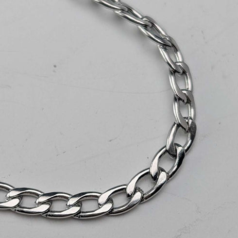 1979 British Vintage Crown Pendant Necklace GDM