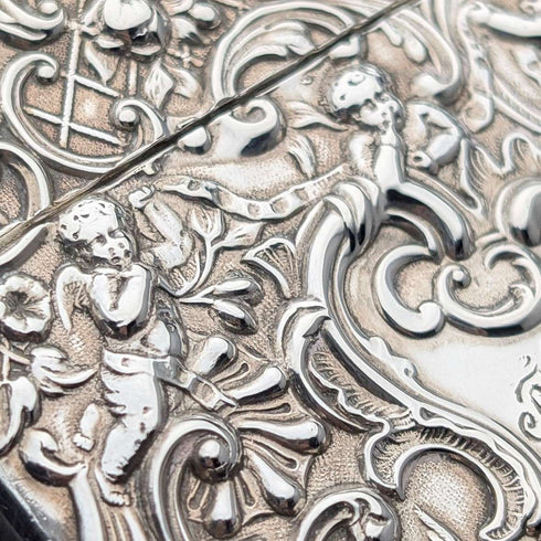 1897年 英国アンティーク レリーフ天使彫刻 純銀製カードケース 79g William Comyns