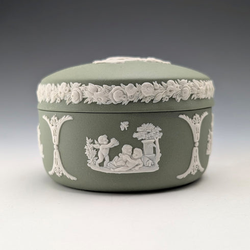 英國復古 Wedgwood Jasperware 豆形飾品盒,綠色