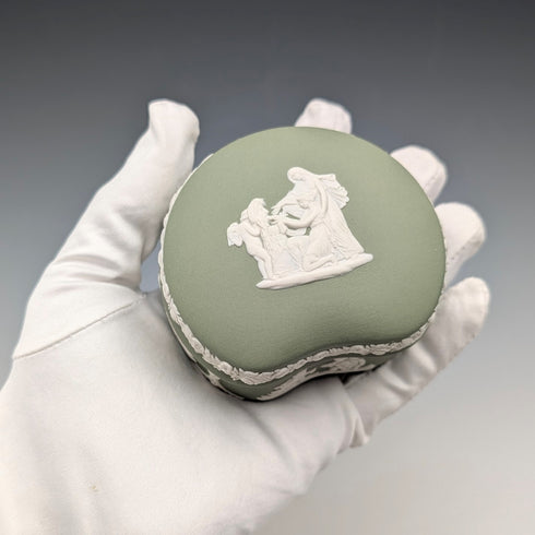 英國復古 Wedgwood Jasperware 豆形飾品盒,綠色