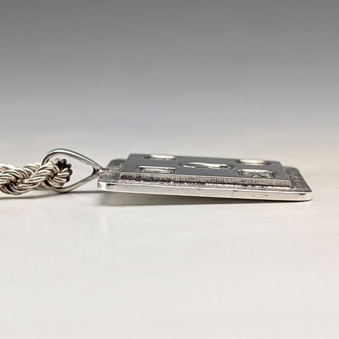 1977 British pure silver jubilee ingot pendant, 32g, with pure silver twist necklace RJ