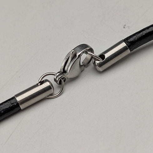 復古純銀動物珠子總重 56 克,搭配皮革項鍊