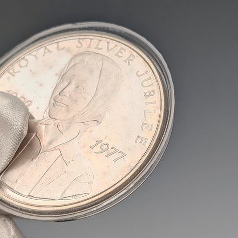 1977 年英國純銀禧年皇冠硬幣,一套 4 枚,總重量 113 克,盒裝,Pobjoy Mint