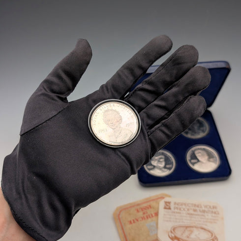 1977 年英國純銀禧年皇冠硬幣,一套 4 枚,總重量 113 克,盒裝,Pobjoy Mint