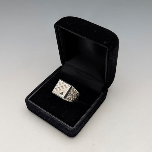 Vintage sterling silver signet ring (size 19)