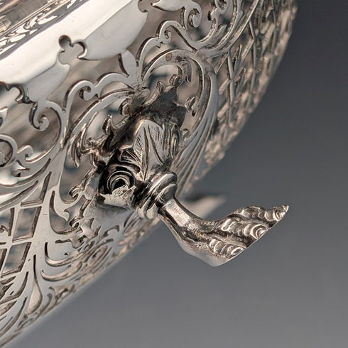 1911年 英国アンティーク ピアス装飾 純銀製 脚付きフルーツボウル 436g Goldsmiths&Silversmiths