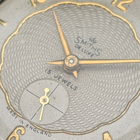 1950s British Vintage Smith Wristwatch SMITH DeLux AB331 15 jewels mechanical Denison case in good working condition