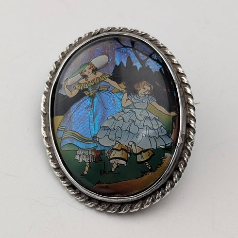 英国ヴィンテージ 純銀製 蝶の羽による2人の女性 オーバルブローチ