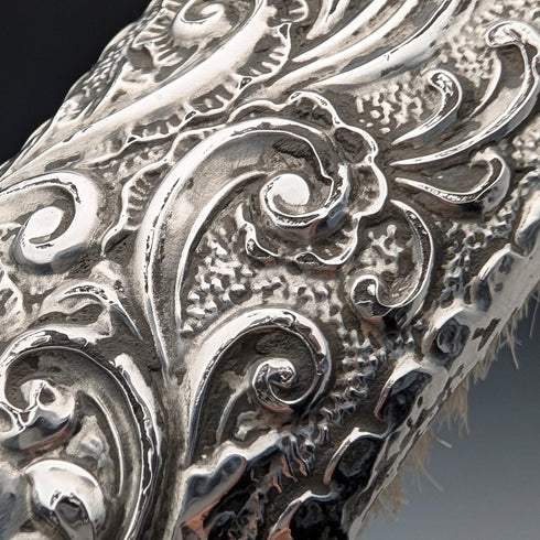 1908 年英國古董純銀裝飾手柄衣刷一對 J&R Griffin