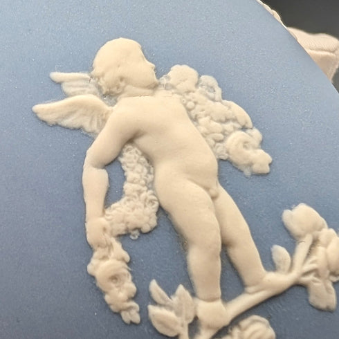 英国ヴィンテージ ウェッジウッド ジャスパーウェア製 卵型ボックス 小物入れ ペールブルー