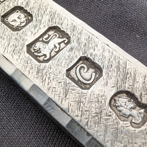 1977 British pure silver Jubilee ingot pendant, 51g, with pure silver twisted chain necklace, J&D
