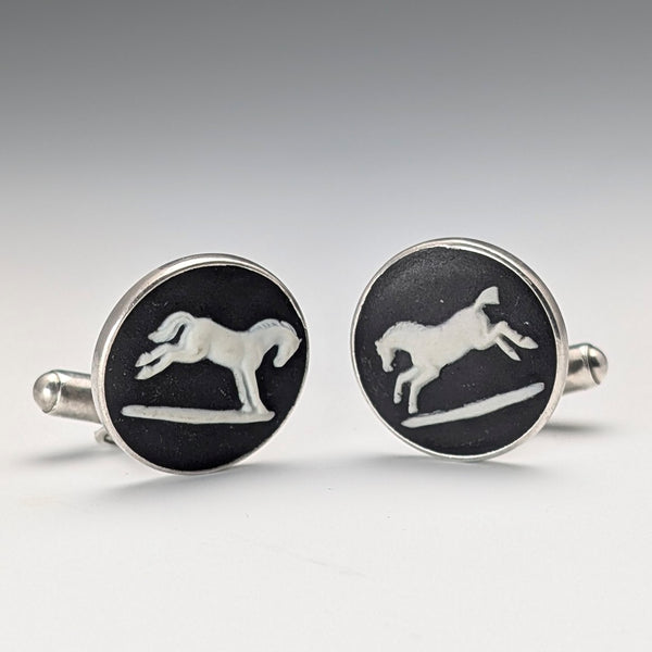 英国ヴィンテージ ウェッジウッド馬レリーフ 純銀台座 カフリンクス カフスボタン