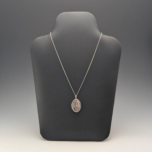 ヴィンテージ 純銀製 オーバル型ロケットペンダント 純銀ネックレス付き 計7g