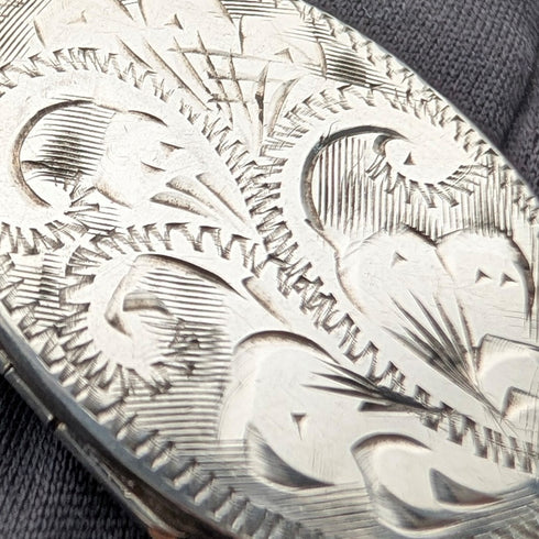 ヴィンテージ 純銀製 オーバル型ロケットペンダント 純銀ネックレス付き 計7g