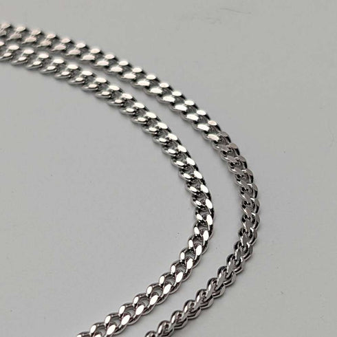 Vintage sterling silver oval locket pendant with sterling silver necklace, 7.6g total
