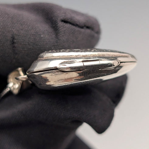 ヴィンテージ 純銀製 ハート型ロケットペンダント 純銀ネックレス付き 計7.3g