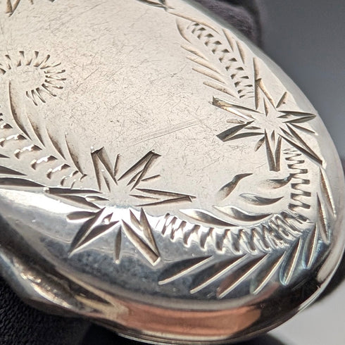 ヴィンテージ 純銀製 オーバル型ロケットペンダント 純銀ネックレス付き 計10.4g