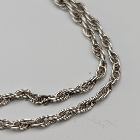 ヴィンテージ 純銀製 オーバル型ロケットペンダント 純銀ネックレス付き 計10.4g