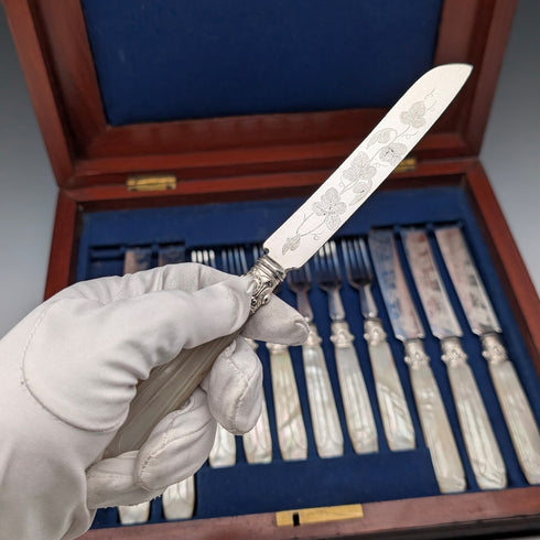 1870 年英國古董白色珍珠母貝手柄甜點餐具,6 對,木盒