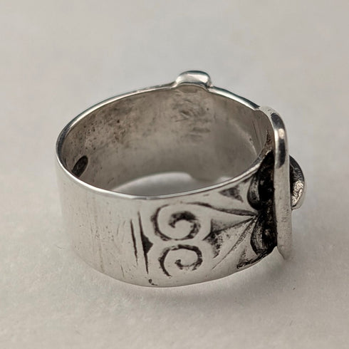 1971 British vintage Victorian design sterling silver ring (size 9)