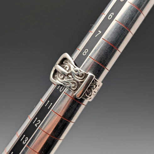 1971 British vintage Victorian design sterling silver ring (size 9)