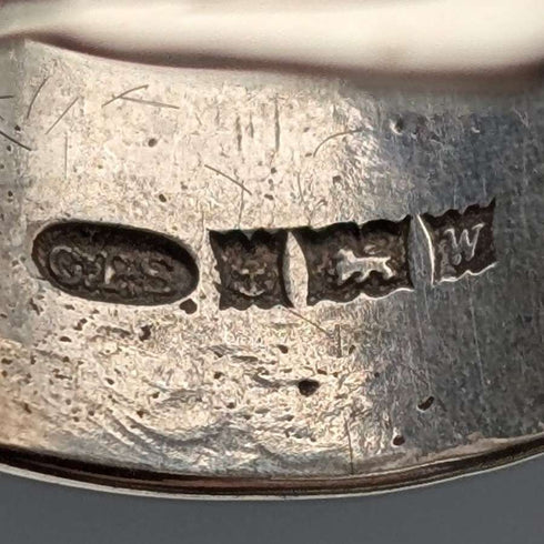 1971 British vintage Victorian design sterling silver ring (size 9)