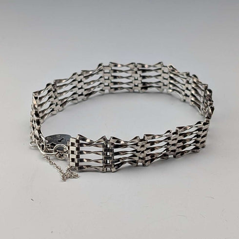 1970 British vintage sterling silver bargate style bracelet 9g