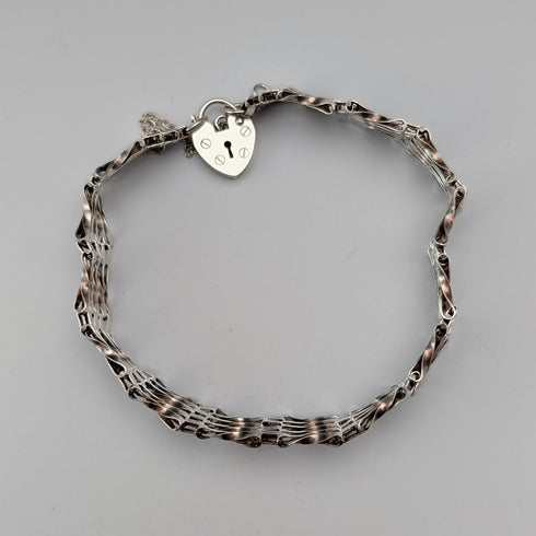 1970年 英国ヴィンテージ 純銀製 バーゲートスタイル ブレスレット 9g