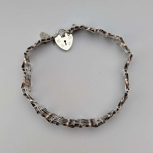 1970 British vintage sterling silver bargate style bracelet 9g