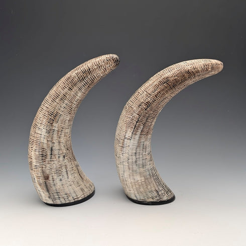 ヴィンテージ ホーン製 うろこ装飾 オブジェペア 置物